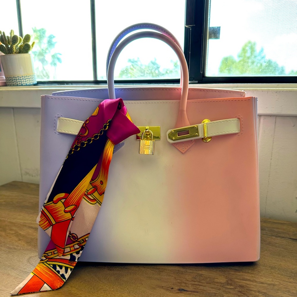 Super cute pink and lavender famous-style jelly tote NWOT